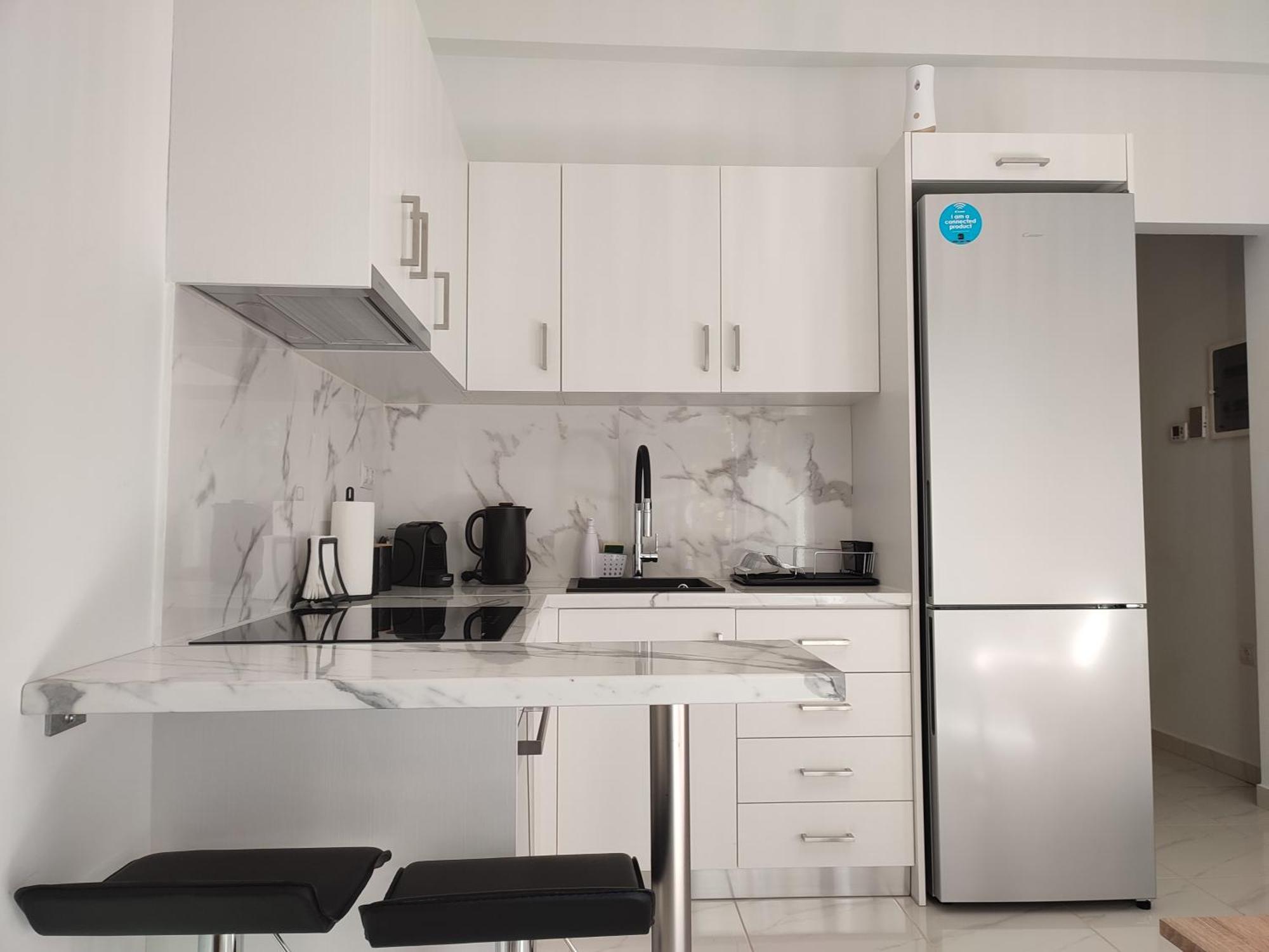 Elegant & Modern Apartment Near To Athens Riviera Piraeus Exterior photo